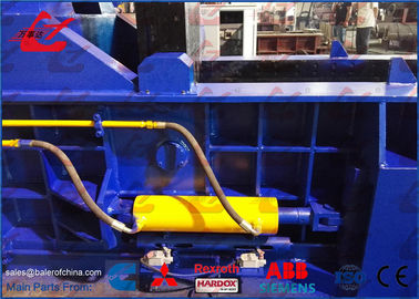 Hidrolik Alüminyum UBC Canlar Sıkıştırıcı Metal Hurda Toplama Makinesi 250 X 250mm Balya Boyu